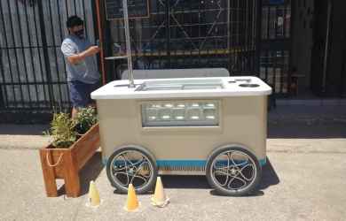 small gelato ice cream cart in santiago chile